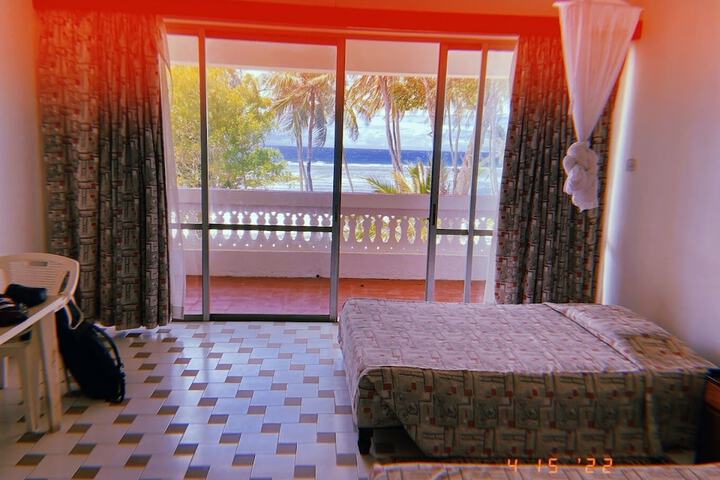 Room 3 of 20