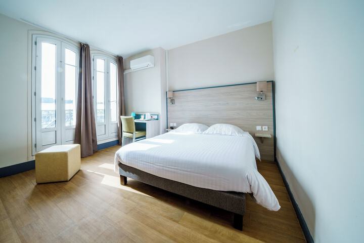Room 42 of 61