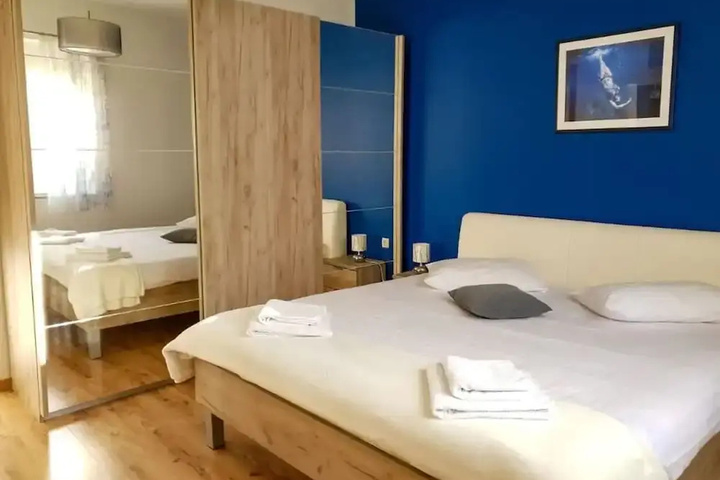 Room 3 of 3