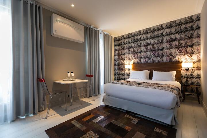 Room 27 of 64