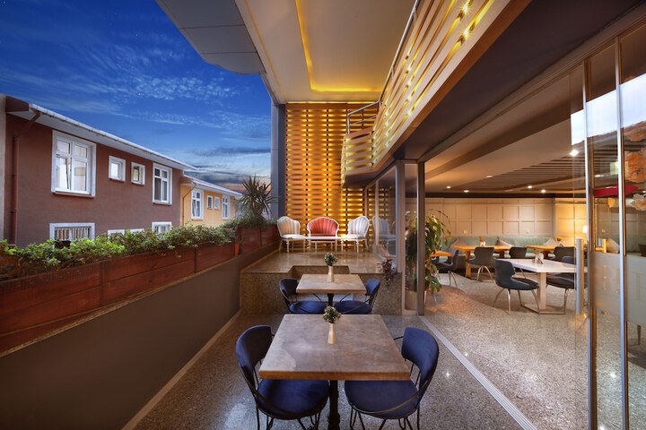 Hotel Exterior 54 of 56
