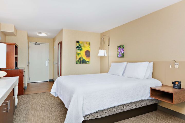 1 King Bed (14 of 23)