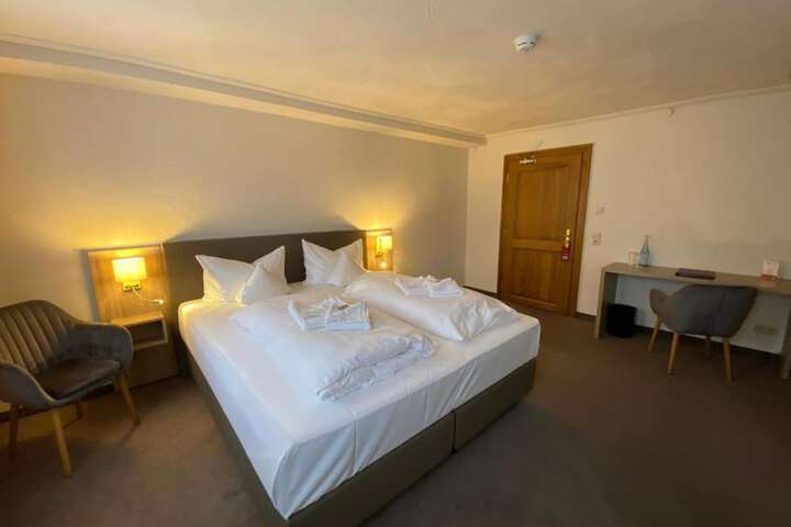 Room 7 of 44