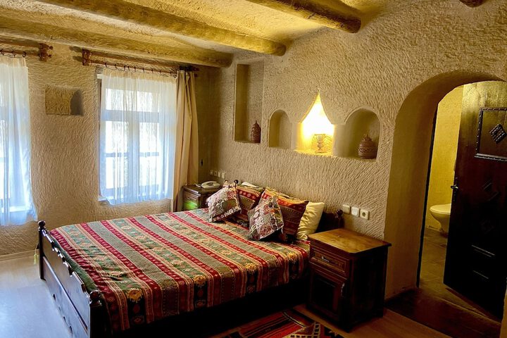 Room 10 of 86
