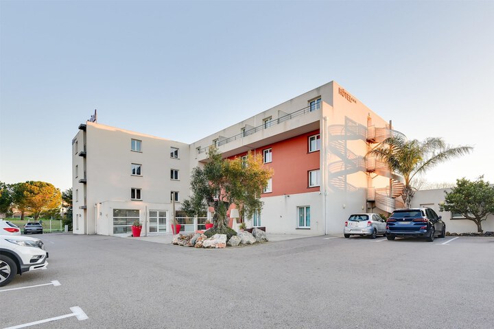 Hotel 86 of 93