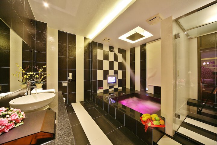 Room 72 of 97