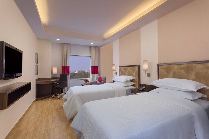 Room 10 of 62