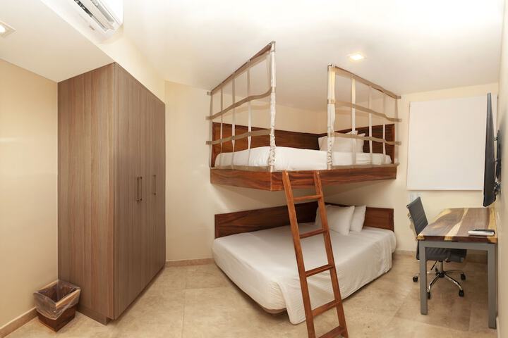 Room 12 of 105