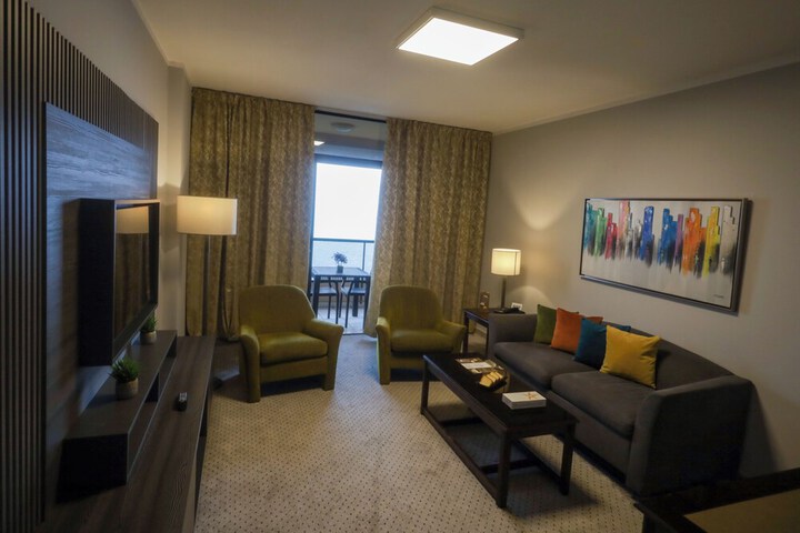 Room 16 of 27