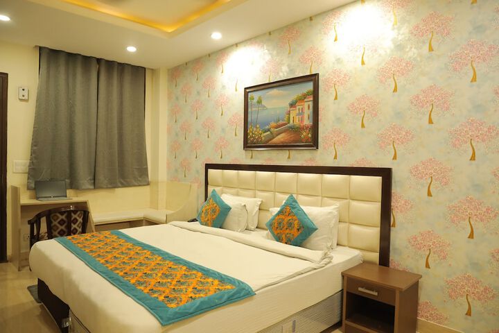 Room 27 of 60