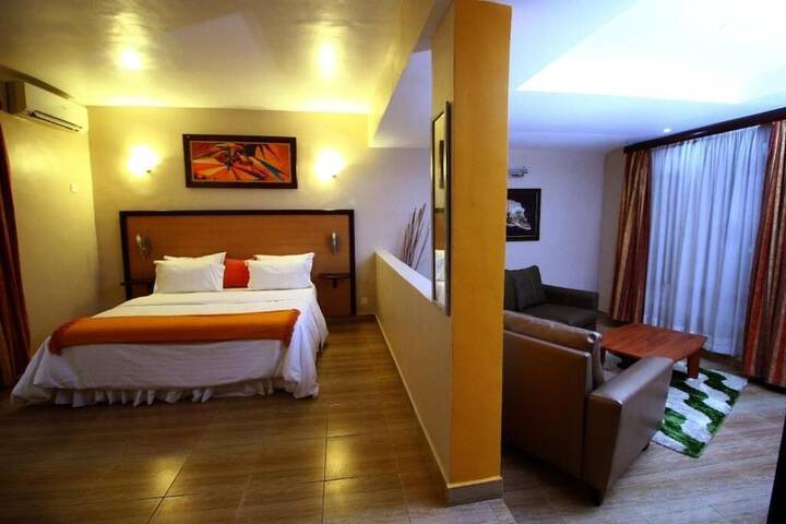 Room 18 of 110