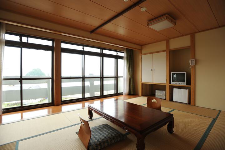 Room 10 of 47