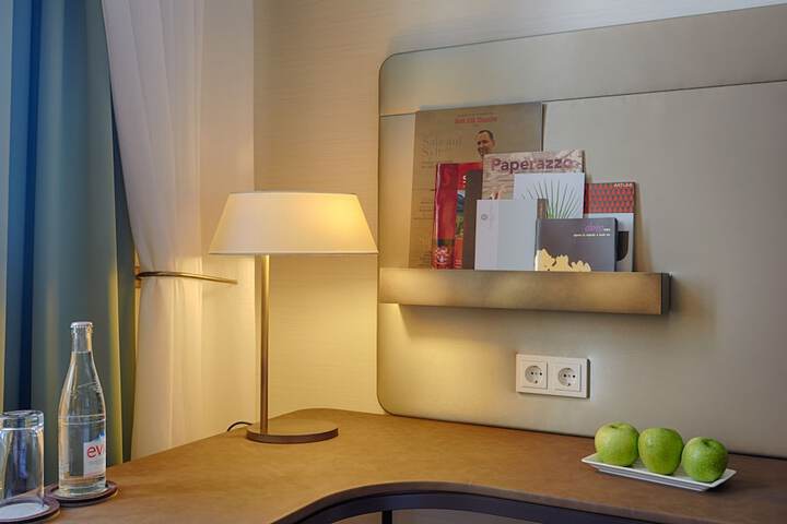 Room 7 of 66