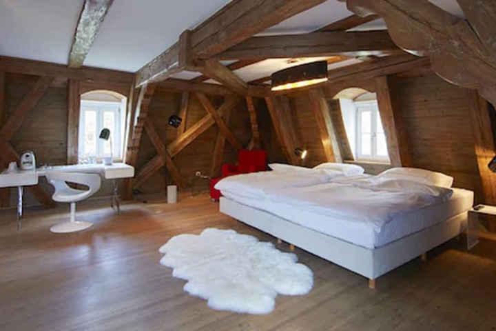 Room 21 of 68