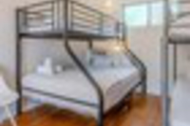 Room 5 of 279