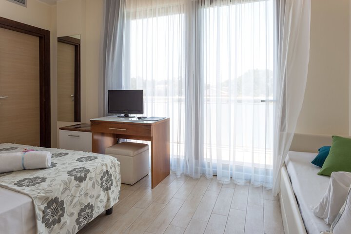 Room 8 of 51