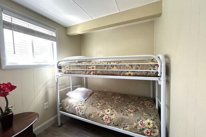 Room 12 of 138