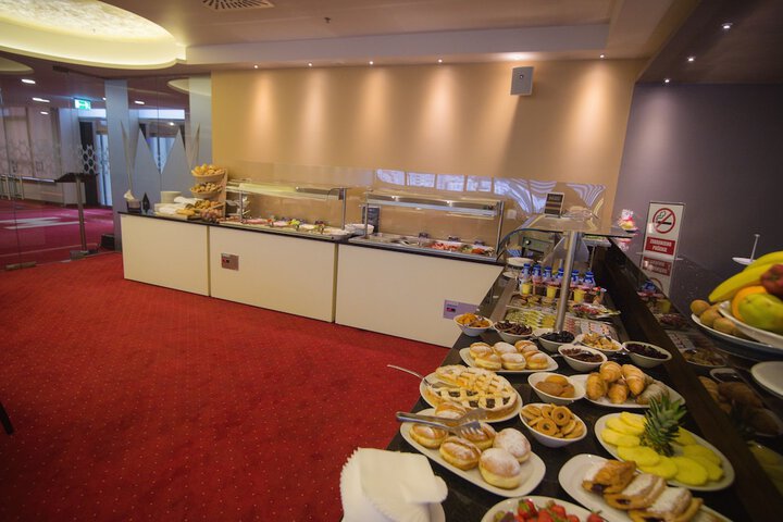 Breakfast/Coffee Service 106 of 146