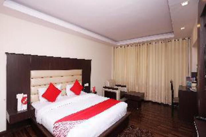 Room 4 of 4