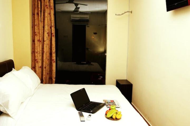 Room 14 of 30