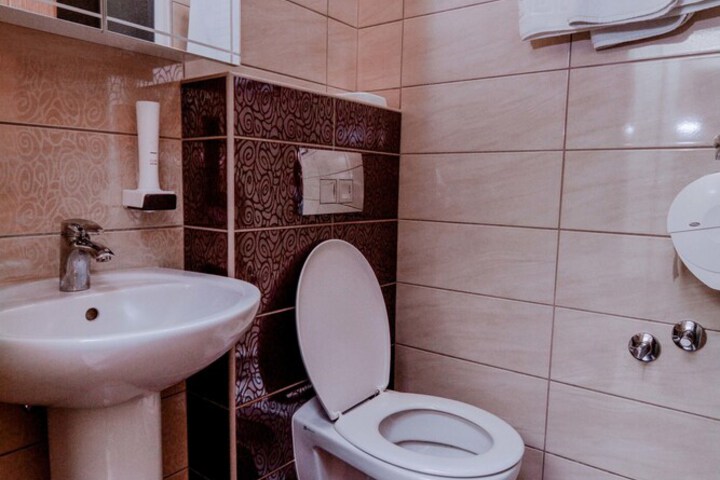 Room 35 of 48