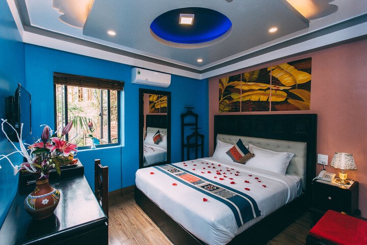 Room 10 of 64