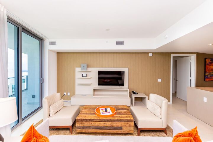 Room 10 of 79