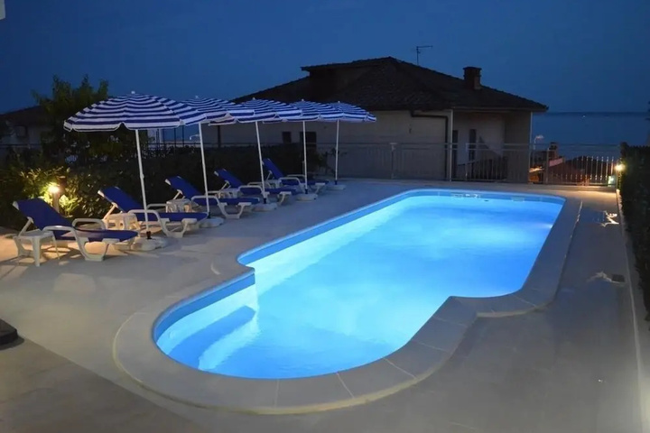 Pool 12 of 15