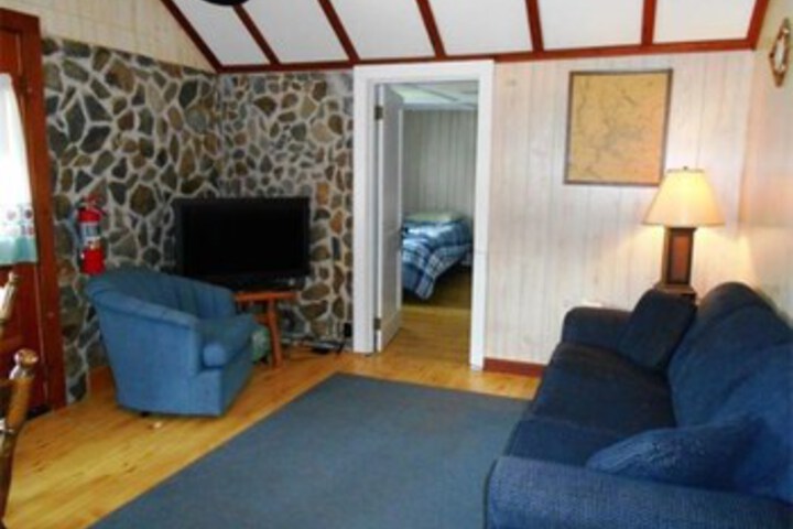 Room 5 of 9