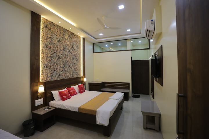 Room 15 of 26