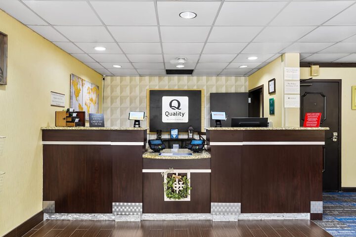 Entrance & Lobby