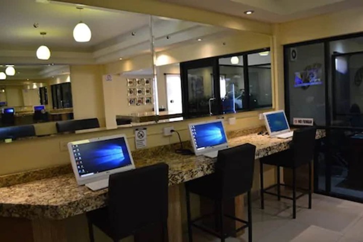 Business Center 22 of 30