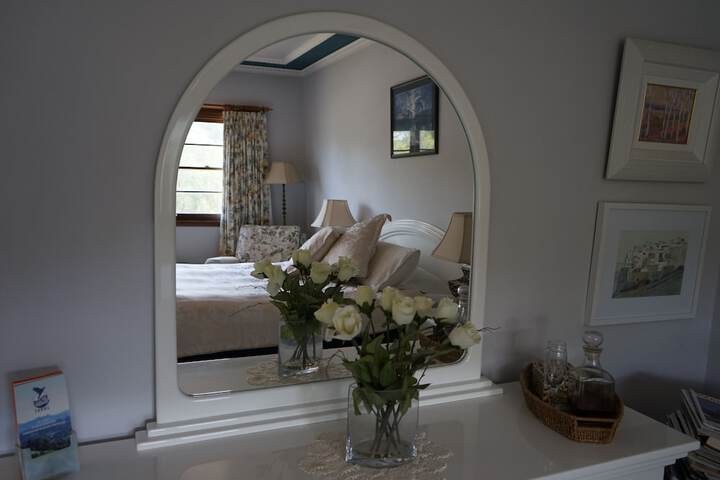 Room 27 of 63