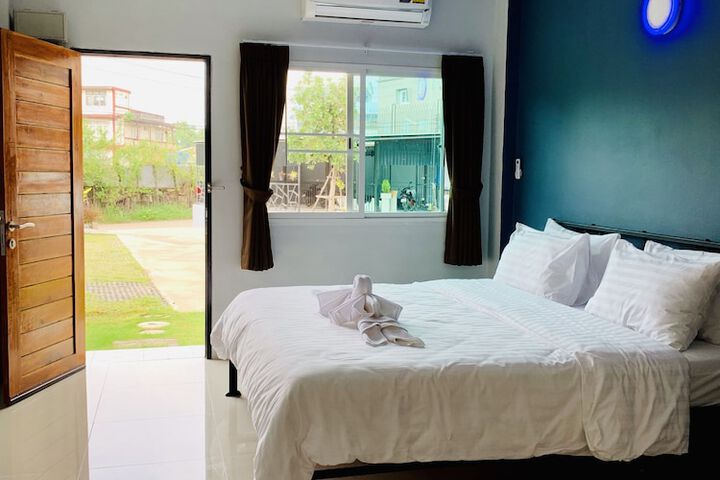 Room 2 of 12