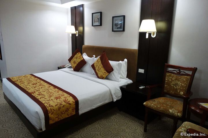 Room 30 of 172