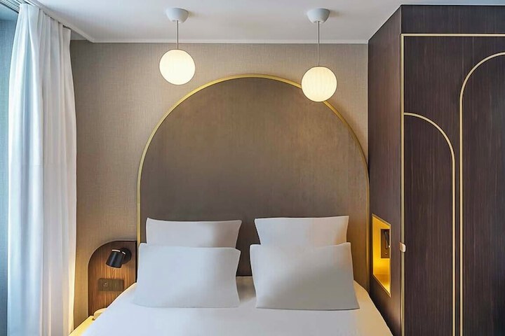 Room 56 of 103
