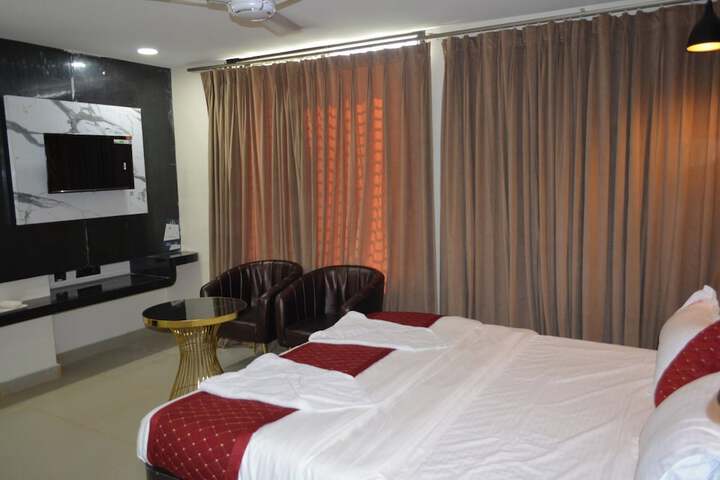 Room 9 of 9