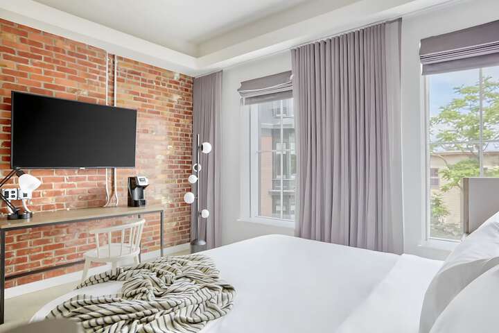 Room 21 of 47