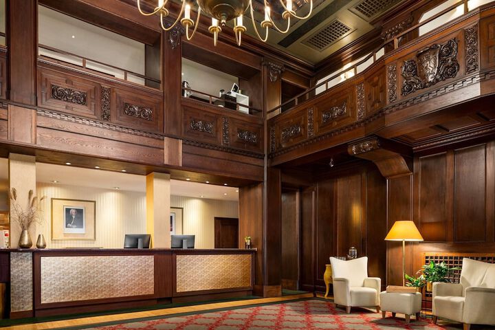 Guest Lobby
