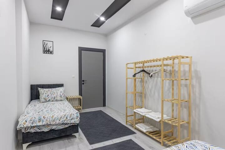 Room 20 of 293