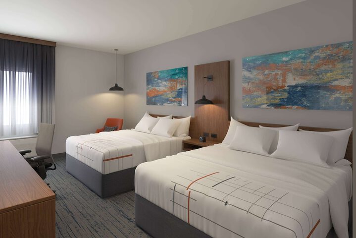 2 Queen Beds (5 of 6)