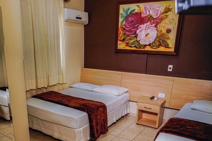 Room 8 of 13