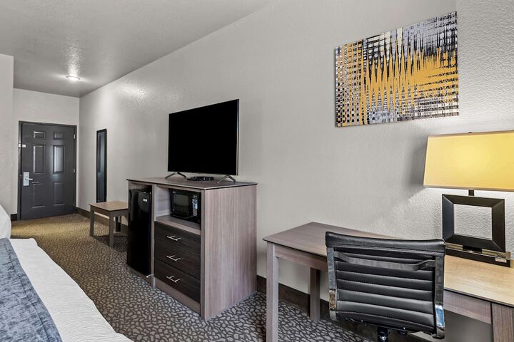 2 Queen Beds High Speed Internet Micrwave Refridgerator Coffee Maker Full Breakfast (6 of 6)