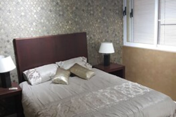 Room 7 of 8