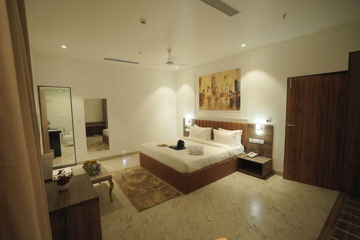 Room 42 of 102