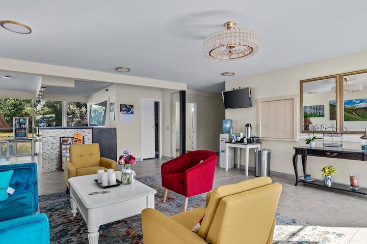 Red Arrow Inn &  Suites a Travelodge by Wyndham in Montrose, CO