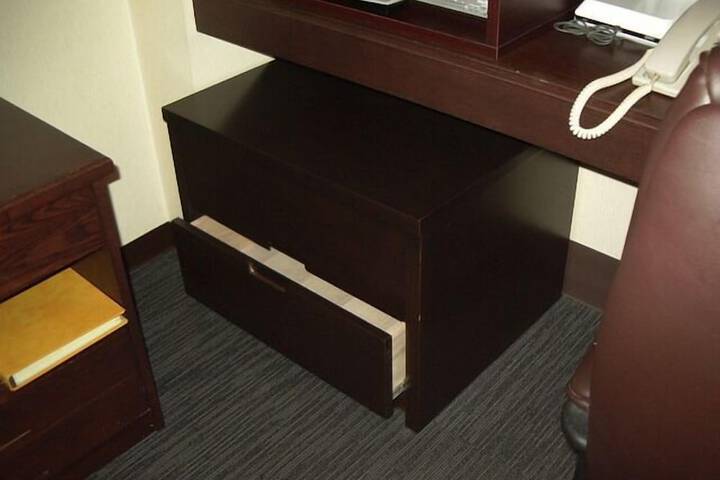 Room 6 of 11