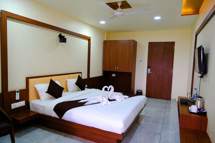 Room 15 of 32