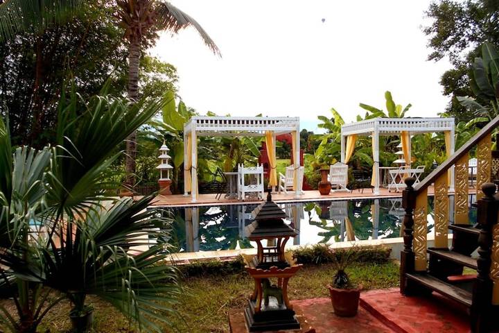 Pools & Facilities