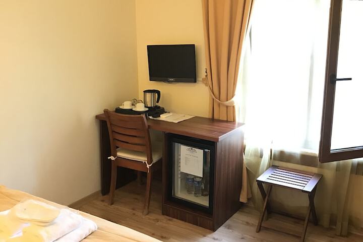 Room 18 of 90